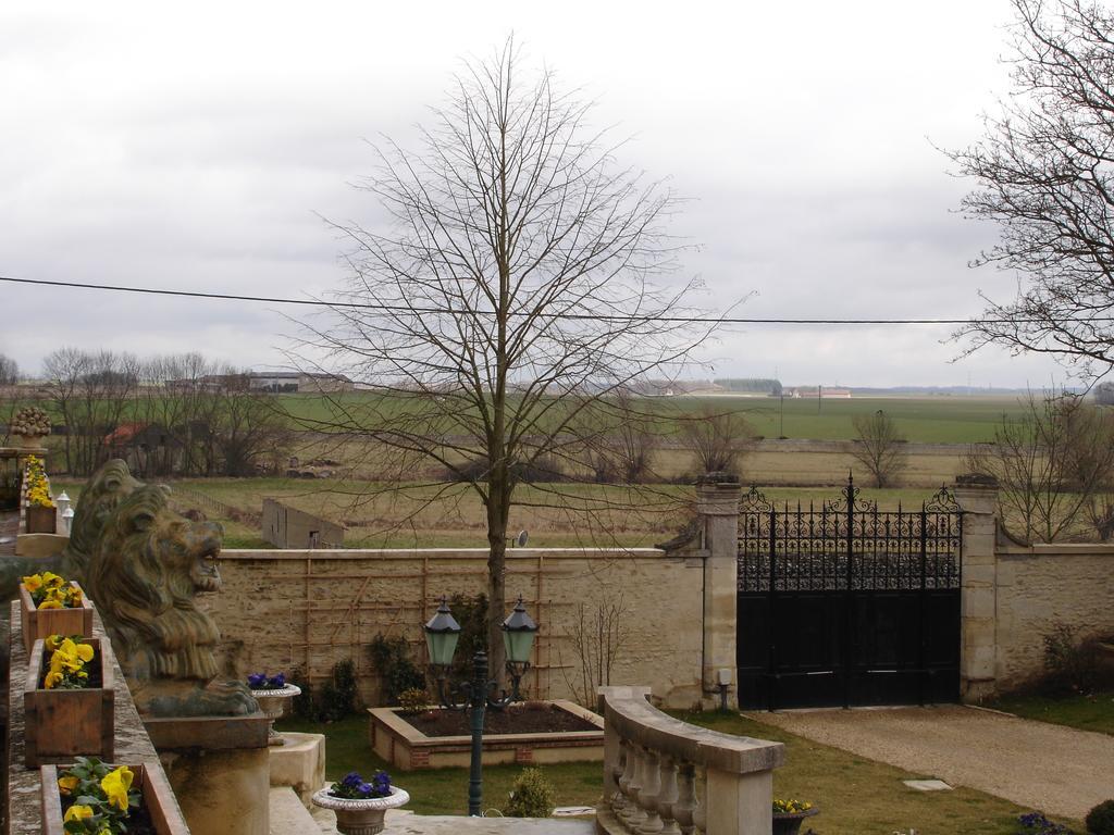 Chateau Du Jard Chaumont-en-Vexin Exterior foto
